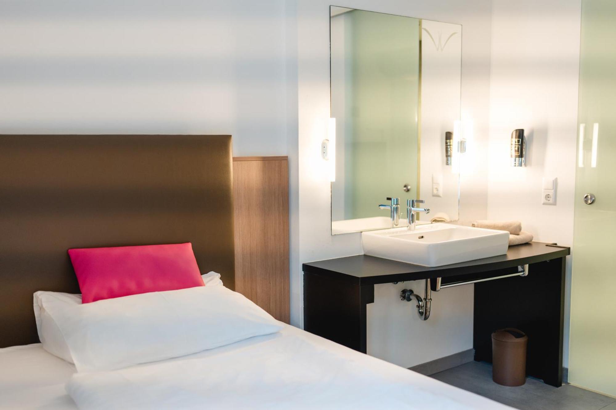 4U Hotel Men Only Hohenthurn 외부 사진